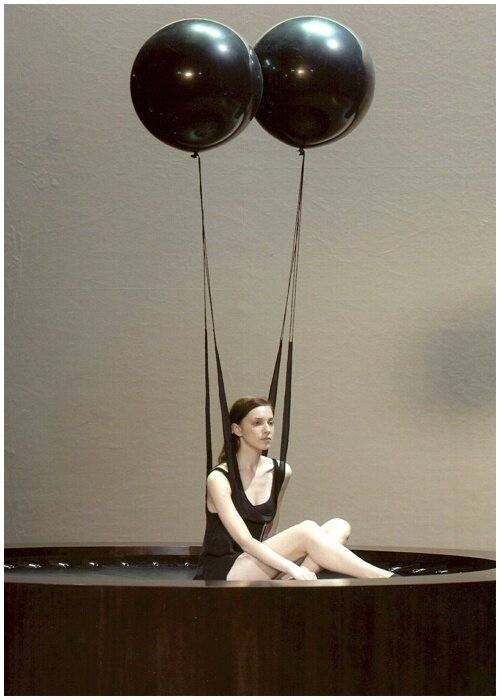 :: hussein chalayan : from fashion and back ::